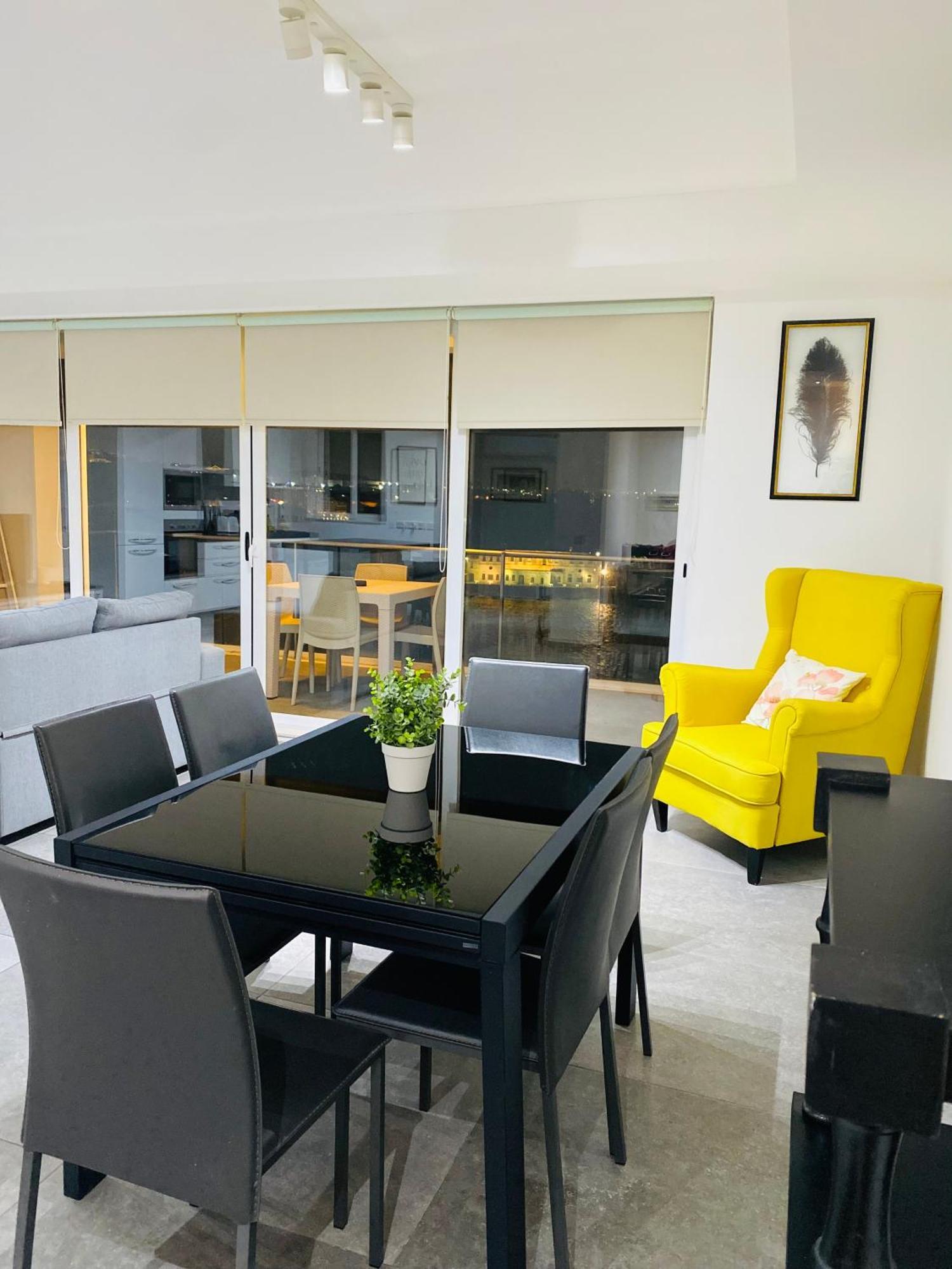 Sliema Seaview & Seafront- Apt 9, 49 Tigne Point Mansions Dış mekan fotoğraf