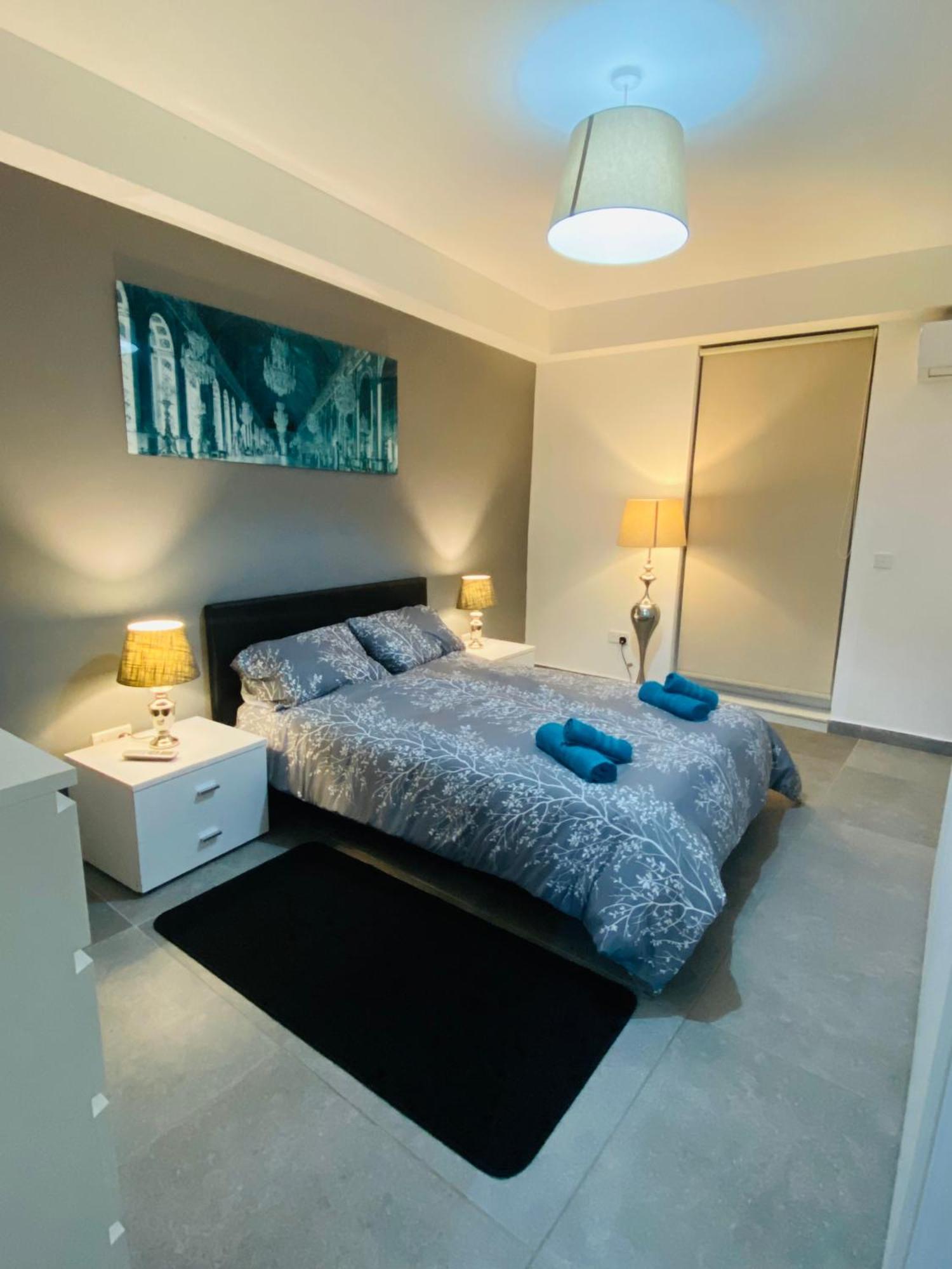 Sliema Seaview & Seafront- Apt 9, 49 Tigne Point Mansions Dış mekan fotoğraf